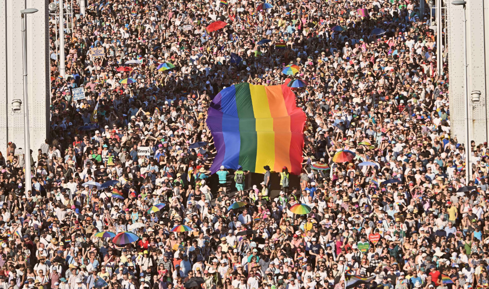 La policía húngara interroga al alcalde de Budapest por organizar el Orgullo prohibido