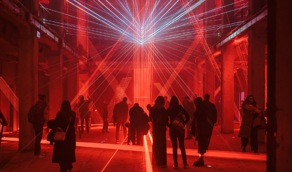 Bombas Gens y Radiante Studio presentan Universos de Luz, la mayor muestra de arte lumínico en València