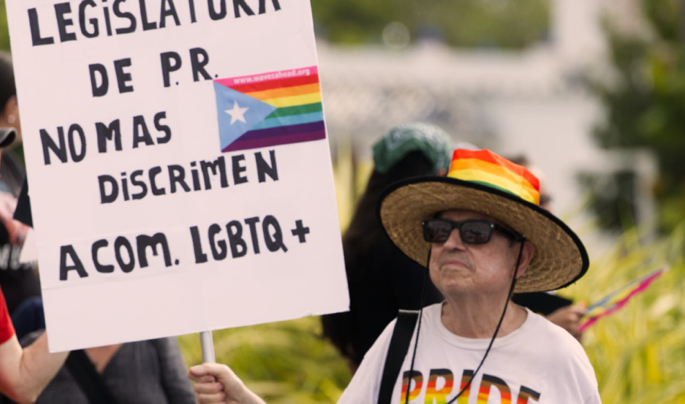 Puerto Rico prohíbe la asistencia médica trans a las menores de 21 años