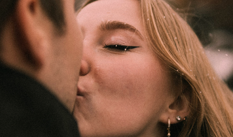 Tinder presenta ‘Year in Swipe’ 2025: la esperanza es tendencia y el mínimo esfuerzo ya no cuela