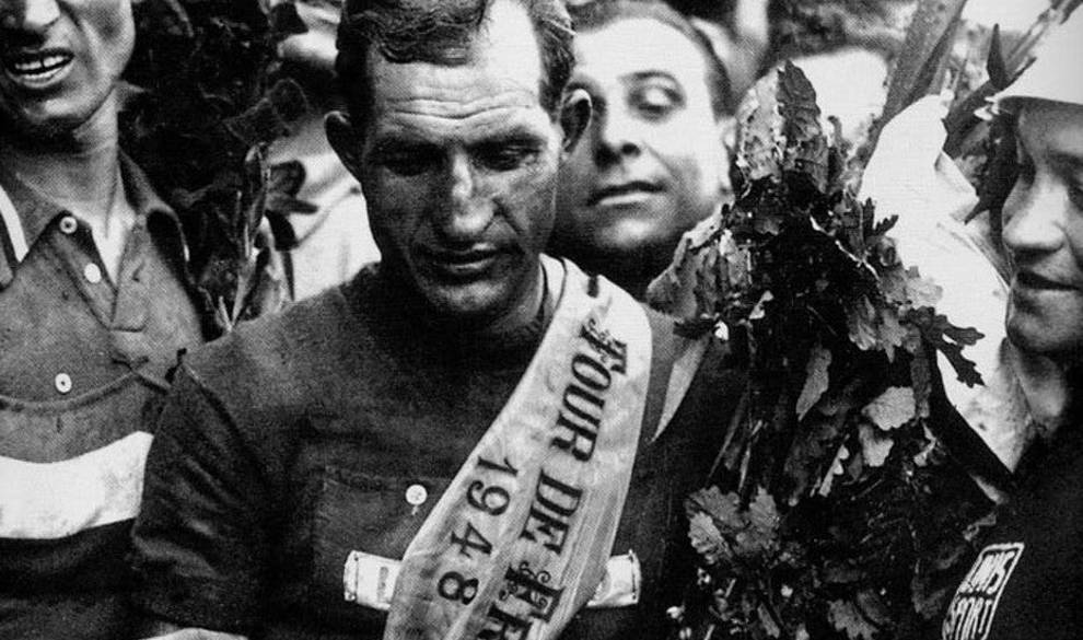 Gino Bartali, el ciclista que salvó cientos de vidas de las garras del fascismo usando su bici