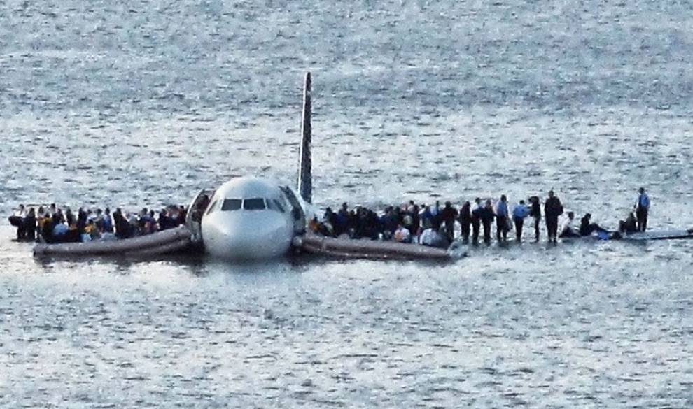 Pilotos cuentan cómo salvaron un vuelo sin que los pasajeros se enteraran