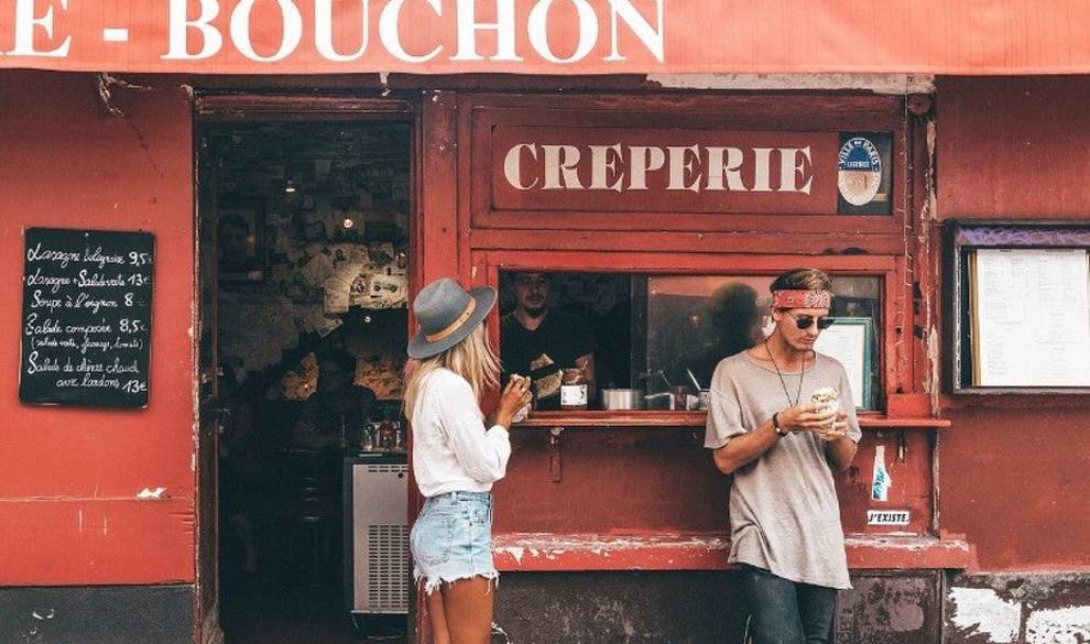 Esta pareja de mochileros ha encontrado una fórmula para viajar por el mundo... gratis