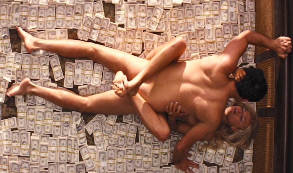 El motivo por el que los científicos creen que el sexo te hace más feliz que el dinero