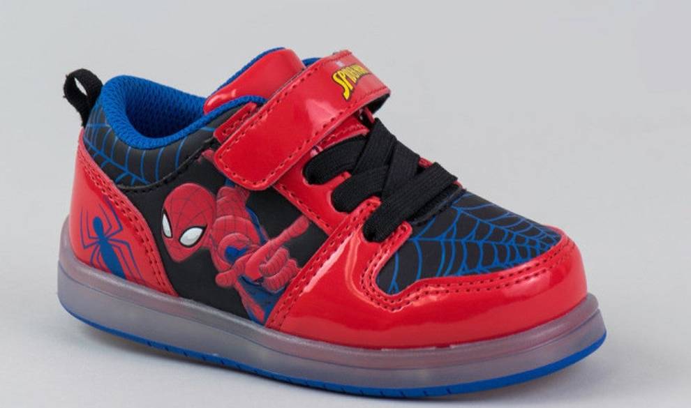 El enfado de una niña por las diferencias de género porque no había zapatillas de Spider-Man para ella