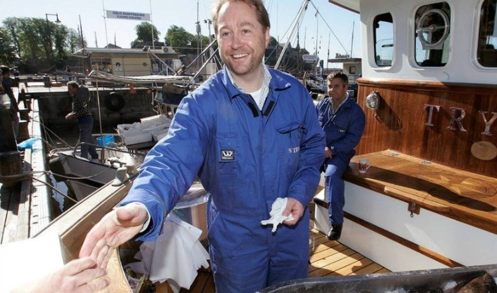 El multimillonario que dona su fortuna para limpiar la basura que tiramos al mar