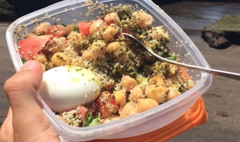 Un influencer te cuenta su experiencia comiendo únicamente ‘comida real’ durante un mes