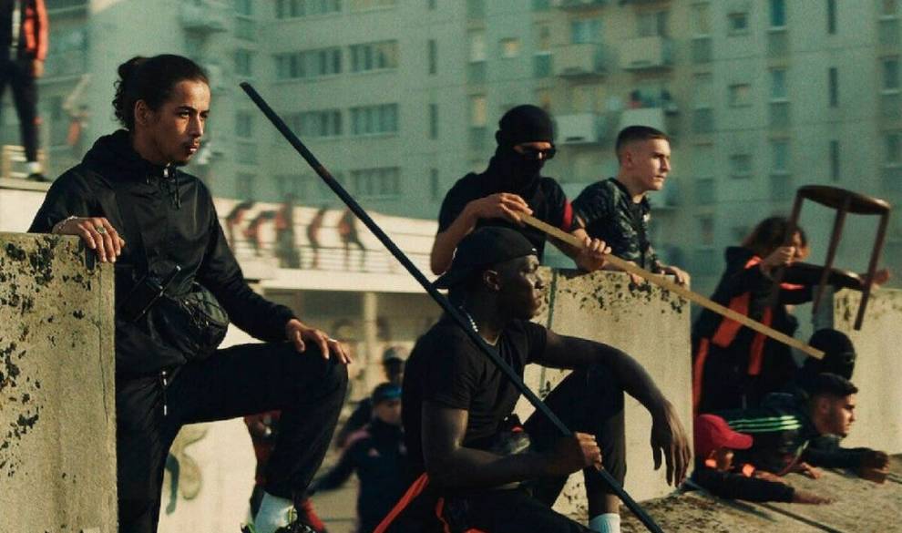 'Atenea', una película sobre revueltas y abusos policiales: ¿Es la rebelión armada la solución?