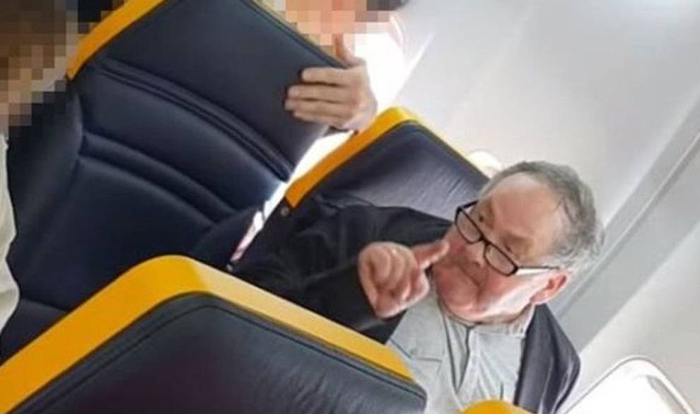 Indignación en las redes sociales con Ryanair tras el incidente con un pasajero racista