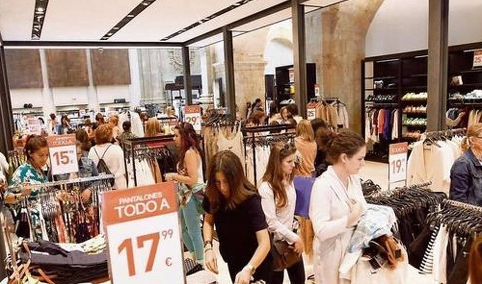 Las estrategias más retorcidas de las tiendas para que te fundas tu dinero en las rebajas