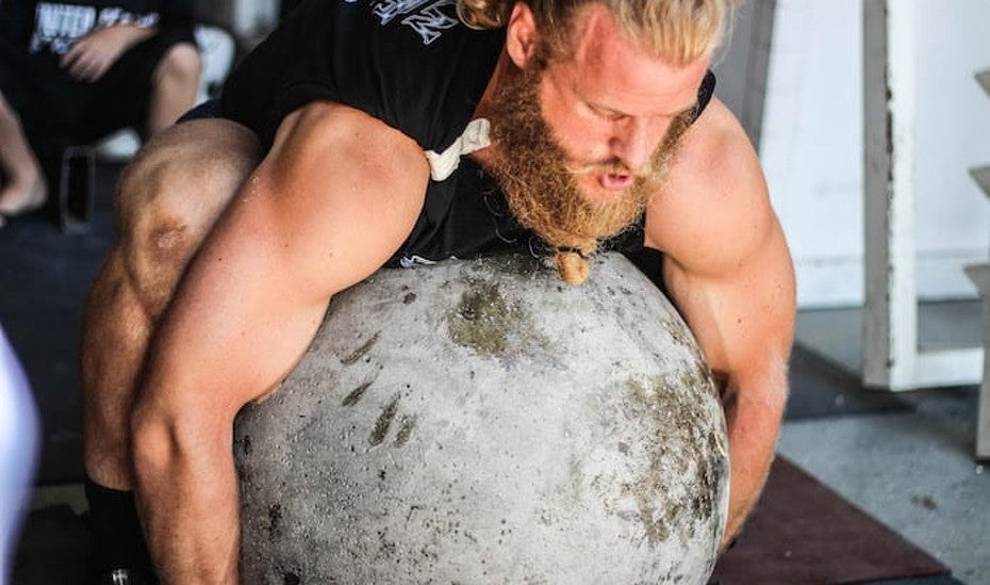 Alan Thrall es el exmarine y youtuber que te enseña a ser más exigente con tu entrenador personal