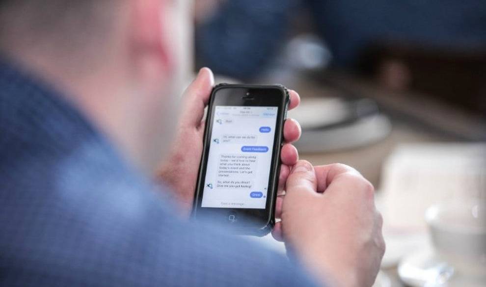 Facebook desactiva a dos 'chatbots' que habían creado un lenguaje propio e incomprensible