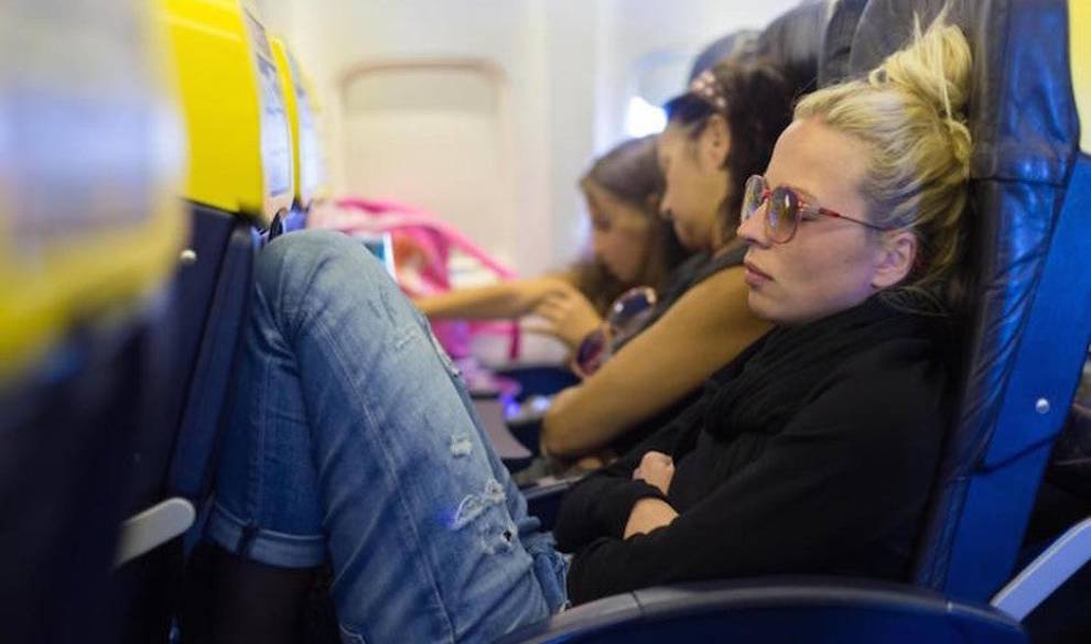 Por qué cada vez hay más gente que se avergüenza de viajar en avión
