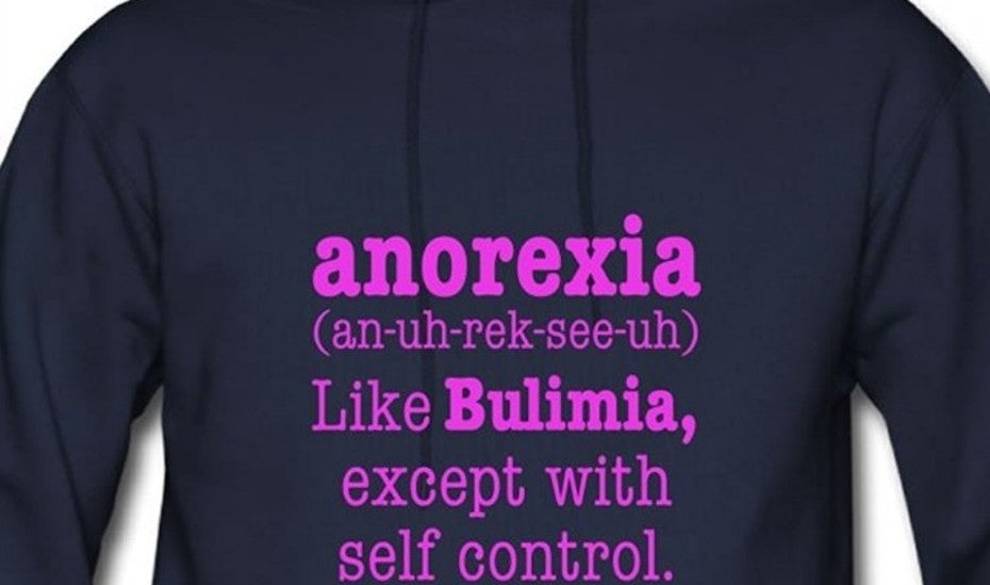La gente está indignada con Amazon por vender una sudadera que bromea sobre la anorexia