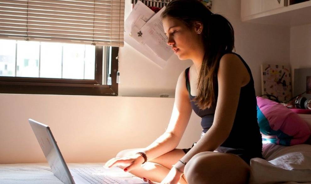 Qué es el 'cibermareo' y cómo evitarlo antes de que se convierta en un problema