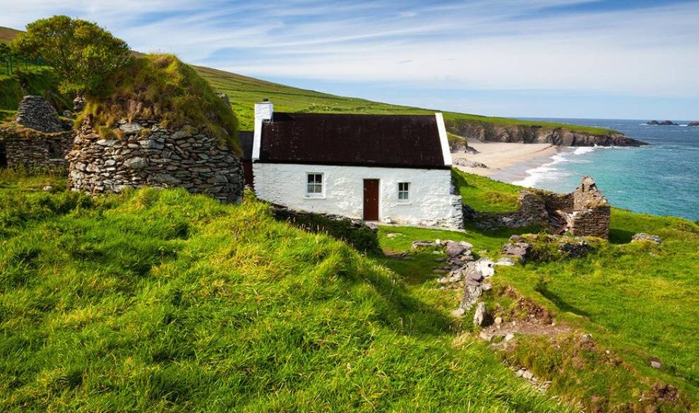 Por qué miles de personas buscan 'el trabajo de sus sueños' en un isla remota de Irlanda