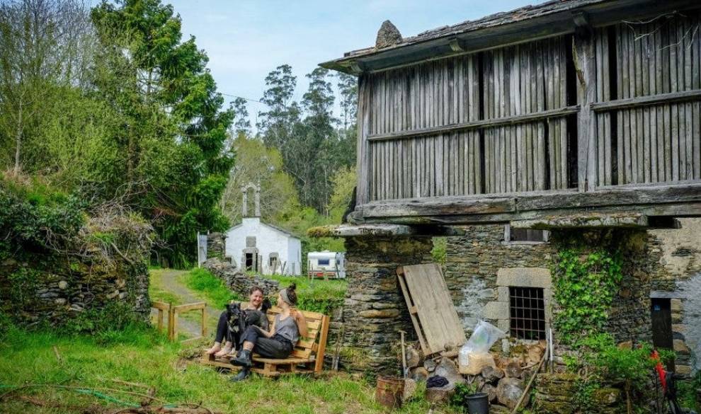Esta aldea gallega abandonada es ahora un refugio gratis para ir a pensar