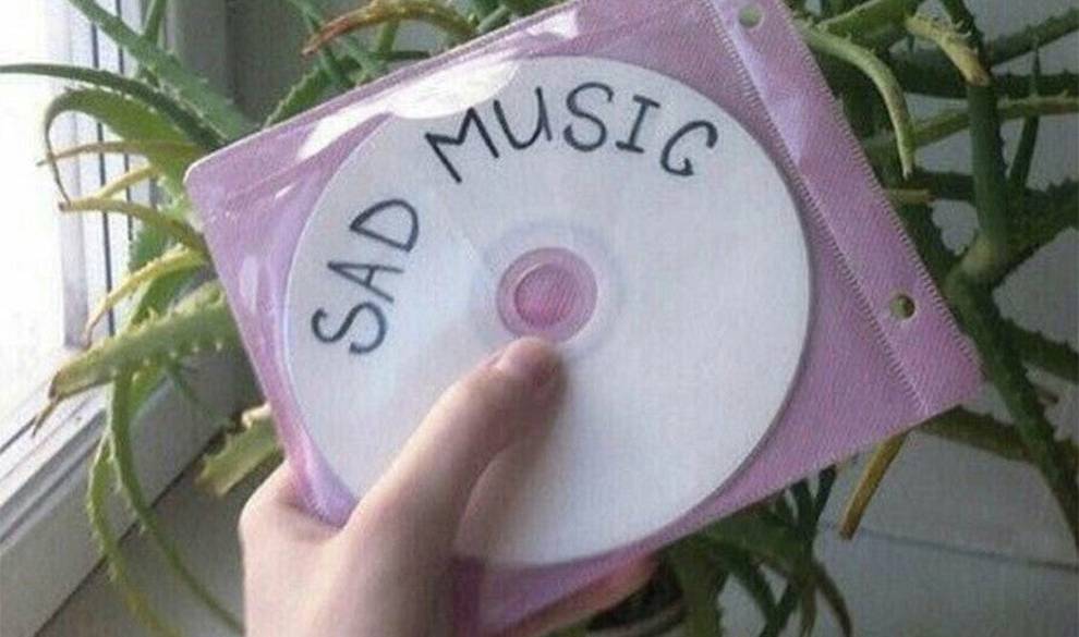 ¿Es malo escuchar canciones tristes cuando estamos de bajón?