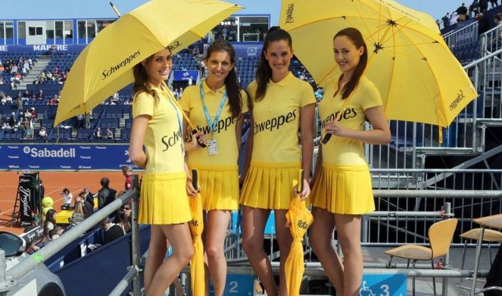 Multan a la agencia que hizo tiritar de frío a las azafatas del torneo de tenis Conde de Godó