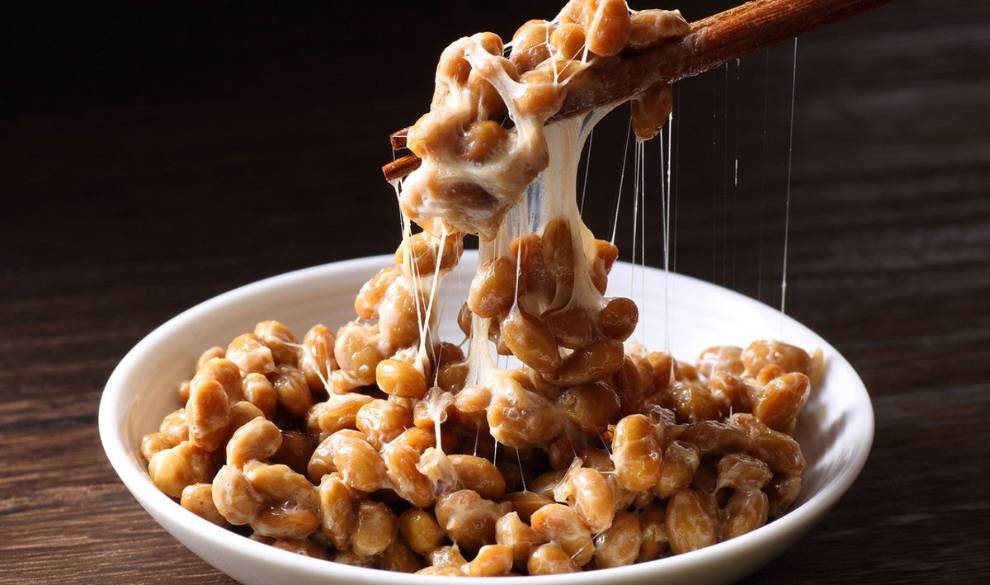 Natto: el superalimento japonés que provoca náuseas a quienes lo consumen