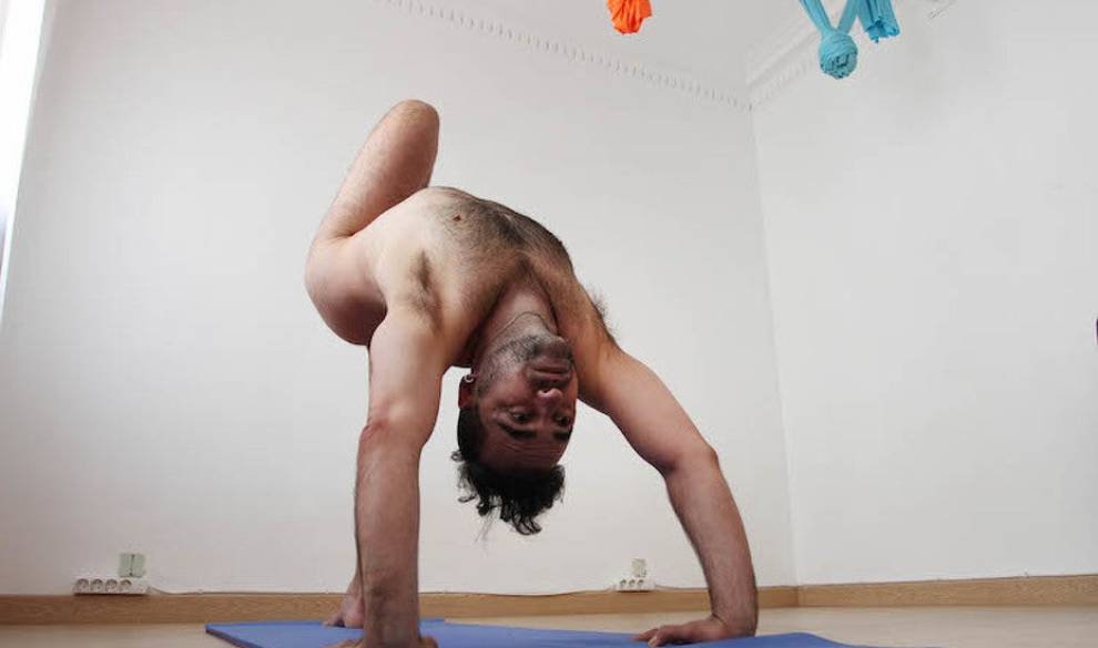 Así fue (y así acabó) mi primera clase de yoga desnudo