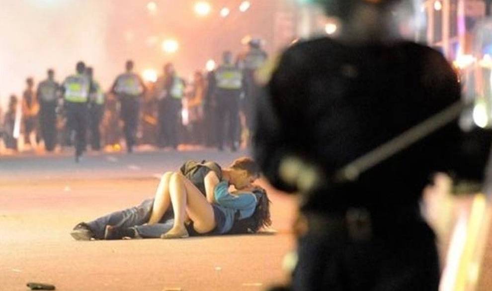 Estas 9 Parejas Se Lían En Los Sitios Más Raros Posibles