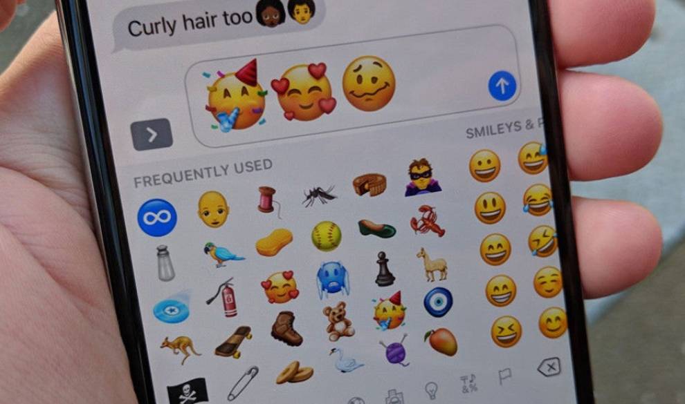 Calvos, pelirrojos y 68 diseños más para celebrar el Día Mundial del Emoji