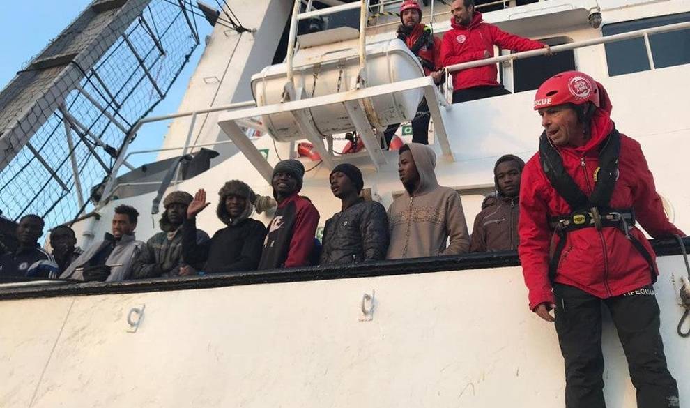 Por qué ya no hay nadie que rescate a migrantes en el Mediterráneo