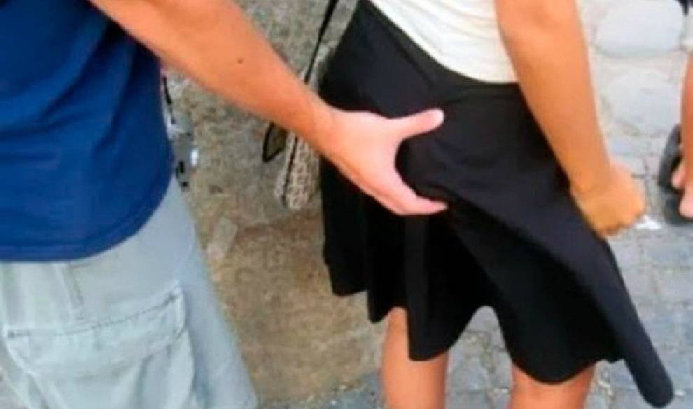Cuatro meses de prisión firme por tocarle el culo a una chica 'para hacer la gracia'
