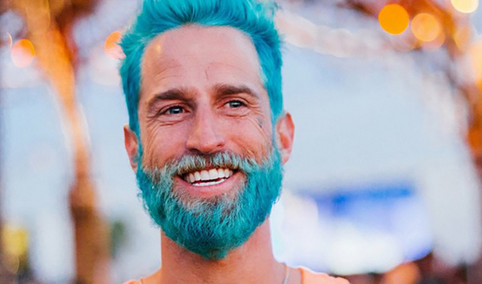 El Pelo Y Las Barbas Se Llenan De Color: La Moda De Los Hombres Sireno