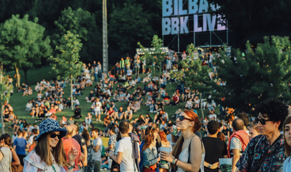 Los motivos psicológicos que explican por qué te encantan los festivales