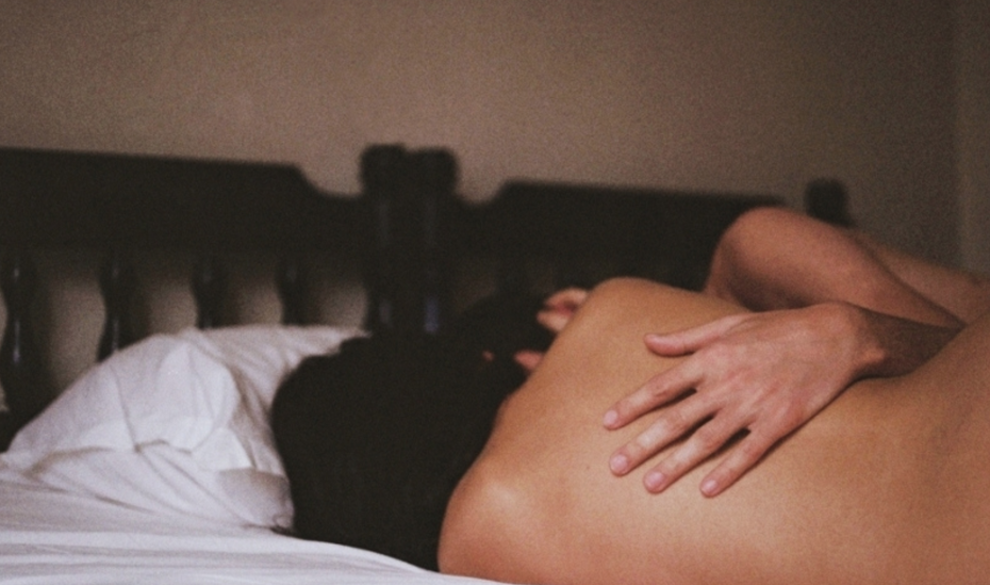 Qué comentarios deberías evitar si tu pareja no puede llegar al orgasmo