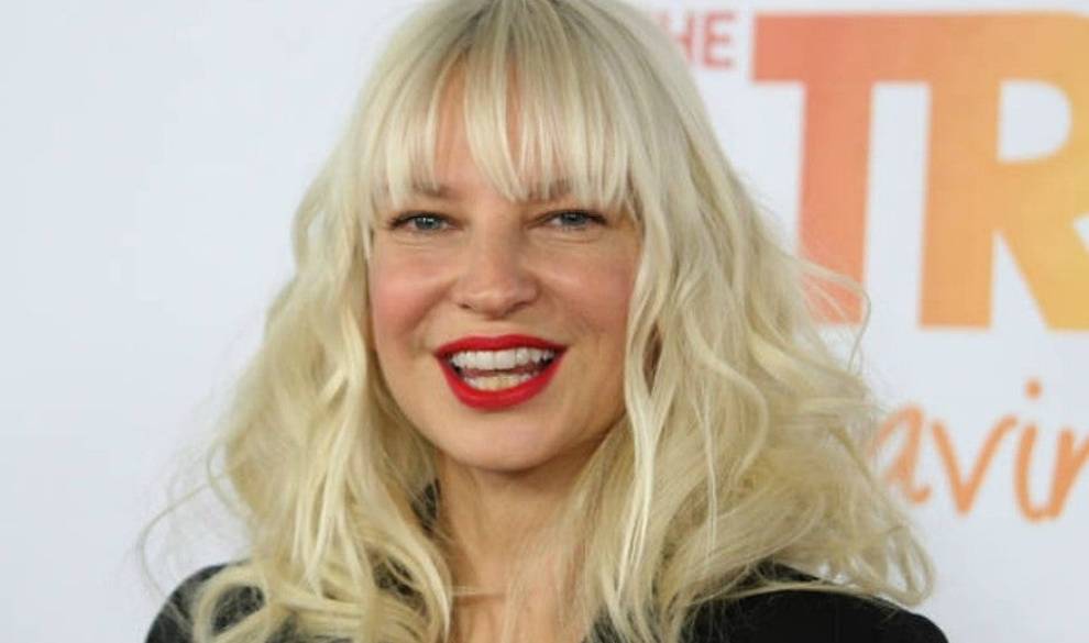 El genial 'zasca' de Sia a los paparazzis que intentaban vender sus fotos desnuda