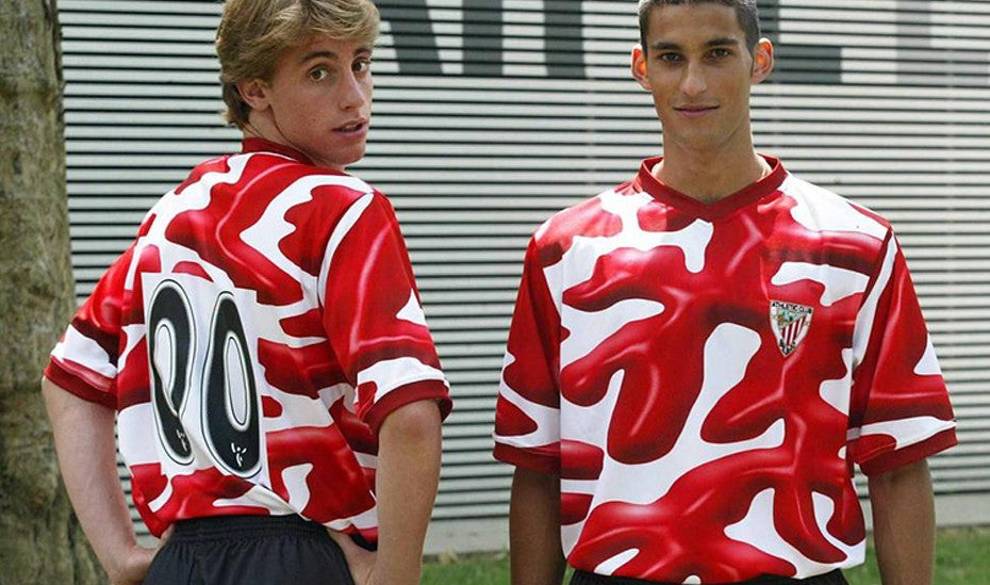 Camisetas De Fútbol ‘Made In Spain’ Que No Te Pondrías Ni Para Bajar La Basura