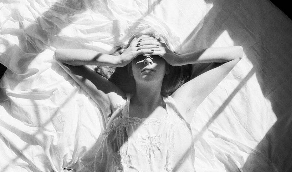 Un Estudio Explica Por Qué Las Mujeres Necesitan Dormir Más Que Los Hombres