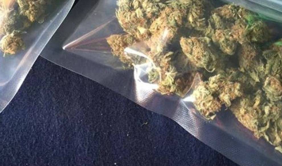 Facebook Abre Su Propio 'Wallapop' Y En Dos Horas Se Le Llena De Armas y Drogas
