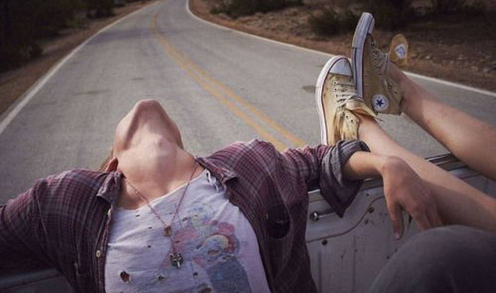 21 temazos para huir de todo y cantar fuerte en tu viaje en coche