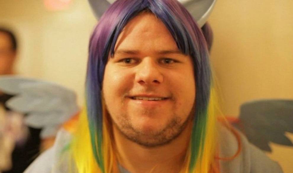 Los Tiernos Hombres Que Transforman La Masculinidad Amando A 'My Little Pony'
