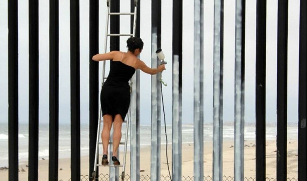 La Artista Que Consiguió Borrar La Frontera Entre México Y Estados Unidos