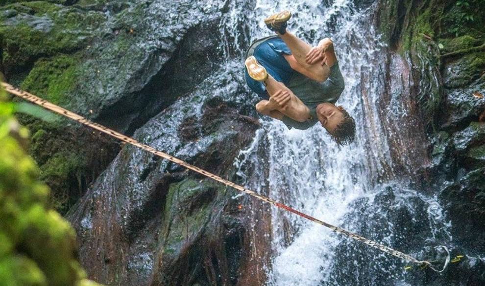 Él Y Su Equipo Practican Un Deporte Extremo Que Puede Costarles La Vida 