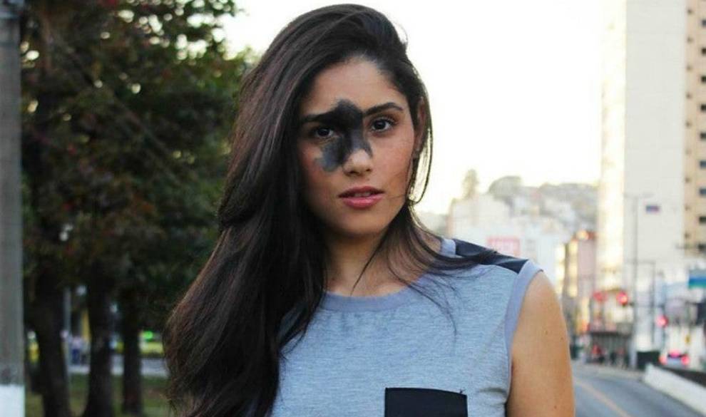La brasileña con una mancha en la cara y millones de neuronas más que sus haters