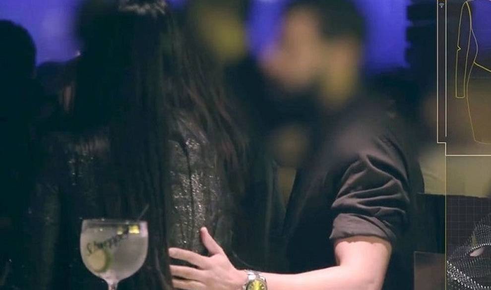 Un vestido inteligente registra las veces que soban a una mujer en una discoteca