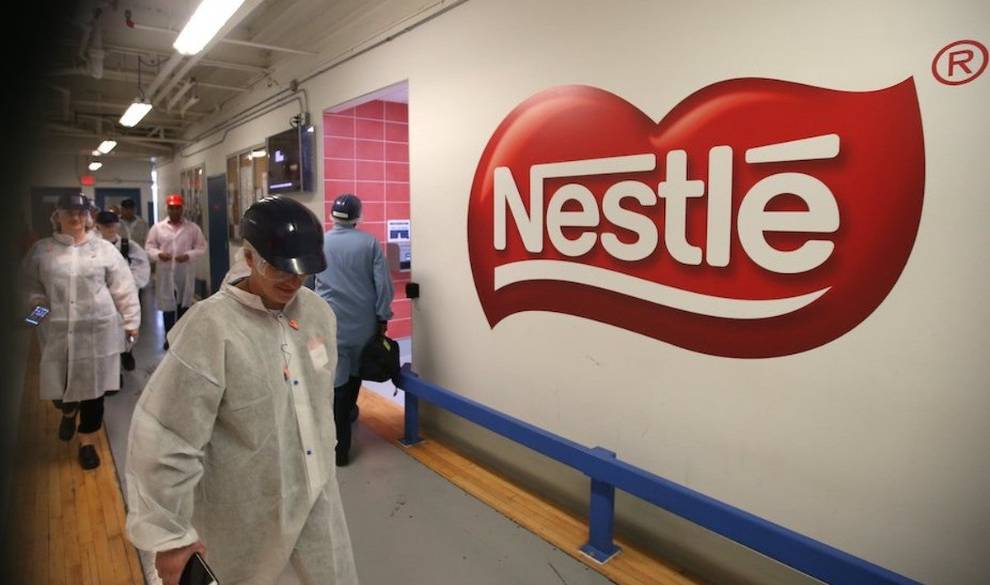 Nestlé reconoce que el 63% de sus productos no son saludables