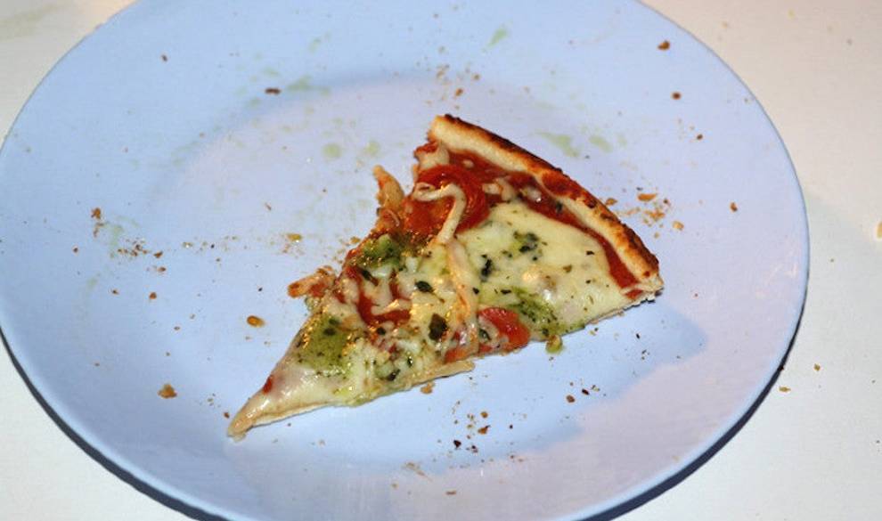 Desayunar pizza puede ser tan saludable como desayunar cereales
