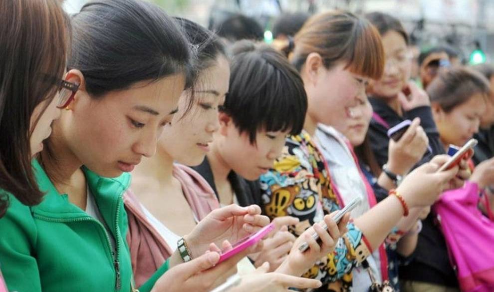 ¿Quieres ser famoso y rico? Una universidad en China ya te prepara para ser 'influencer'