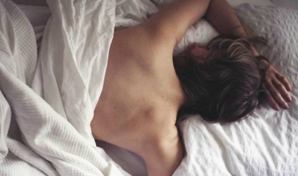 Las 7 Razones Por Las Que Deberías Quemar Todos Tus Pijamas Y Dormir Desnudo