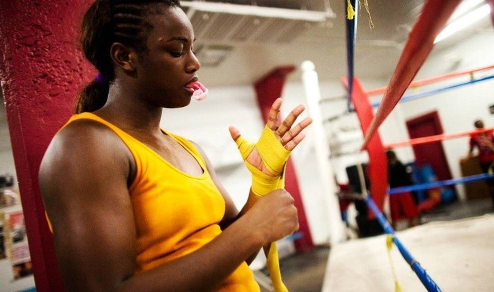 Claressa Shields: la vida la maltrató pero ahora ella se venga a puñetazos