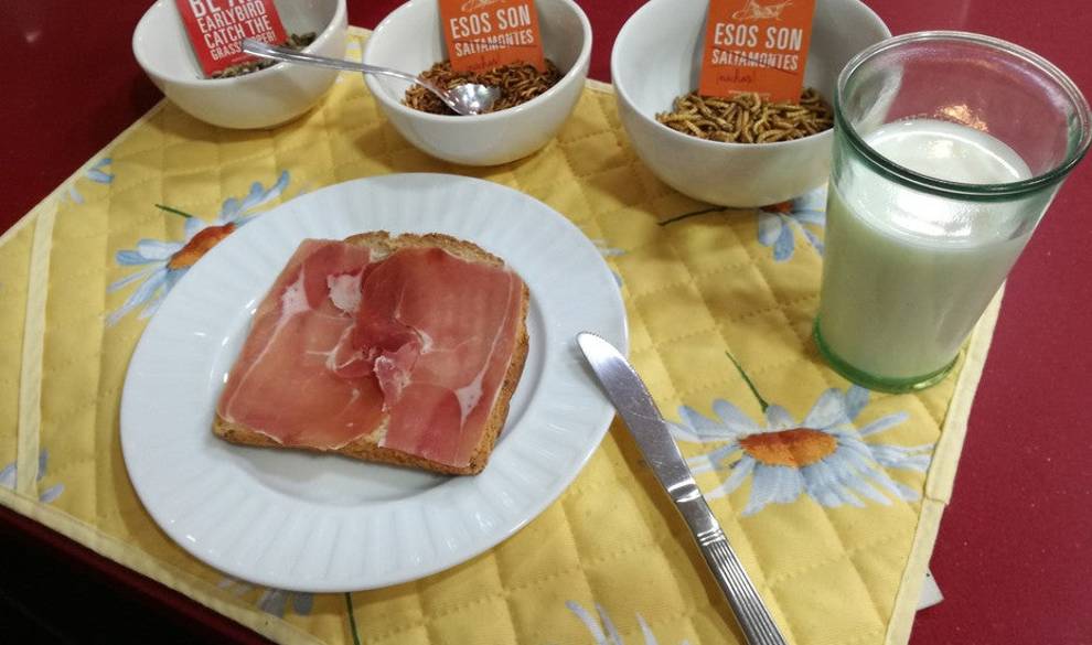 Así es un fin de semana desayunando los grillos y gusanos del Carrefour