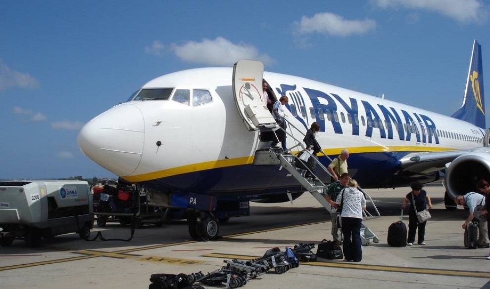 Ryanair ya no te permitirá viajar con el equipaje de mano gratuito