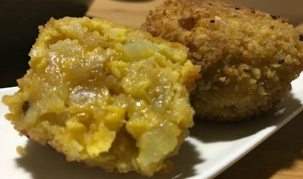 Así es la croquertilla, la tapa perfecta que fusiona las croquetas y la tortilla